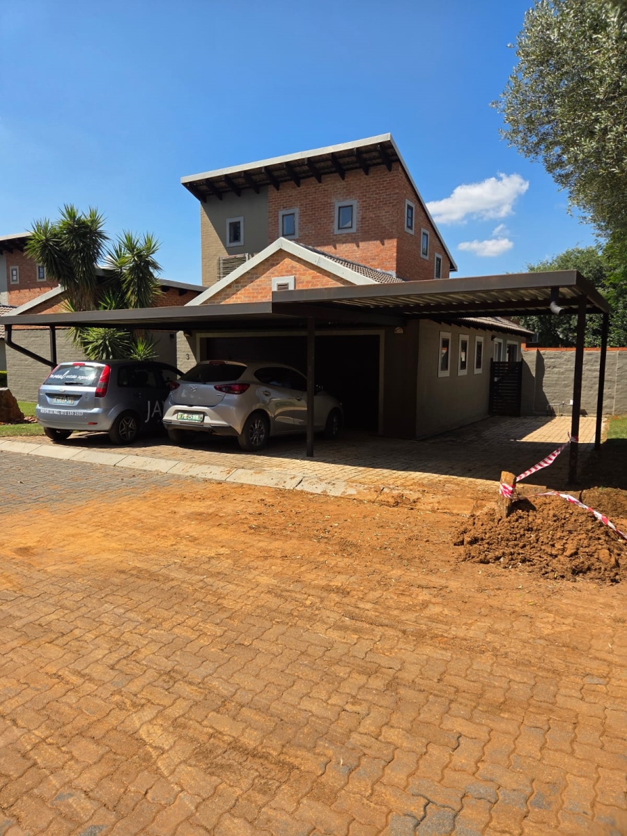4 Bedroom Property for Sale in Waterval East North West